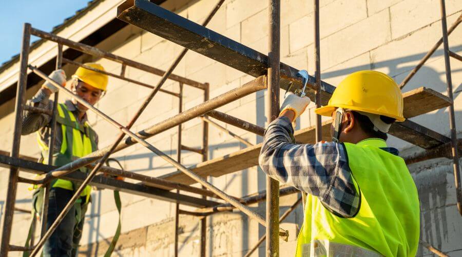 Expert Emergency Roof Repairs services in Newhall, CA
